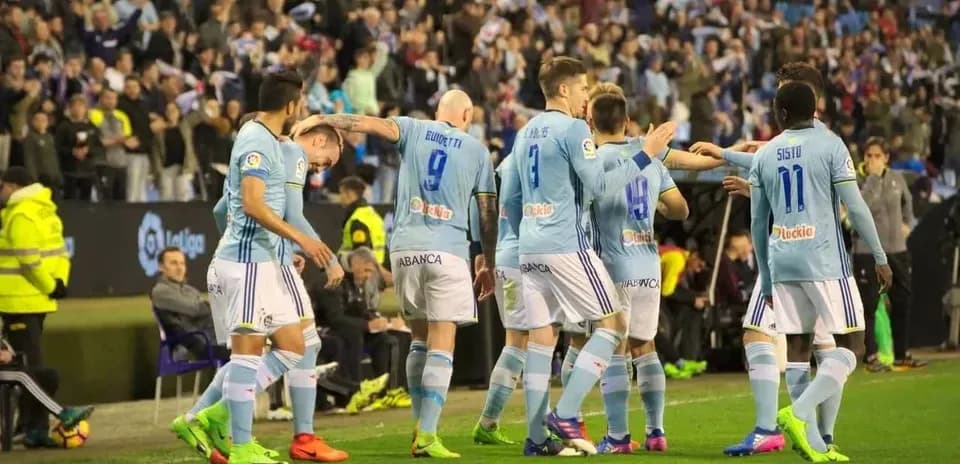 Joueurs de Celta Vigo célébrant un but