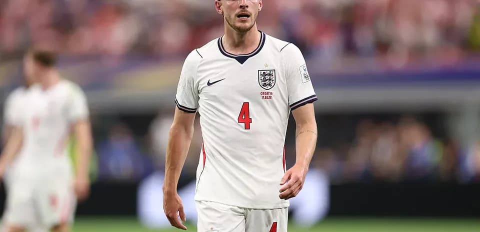 Joueur anglais en action pendant un match