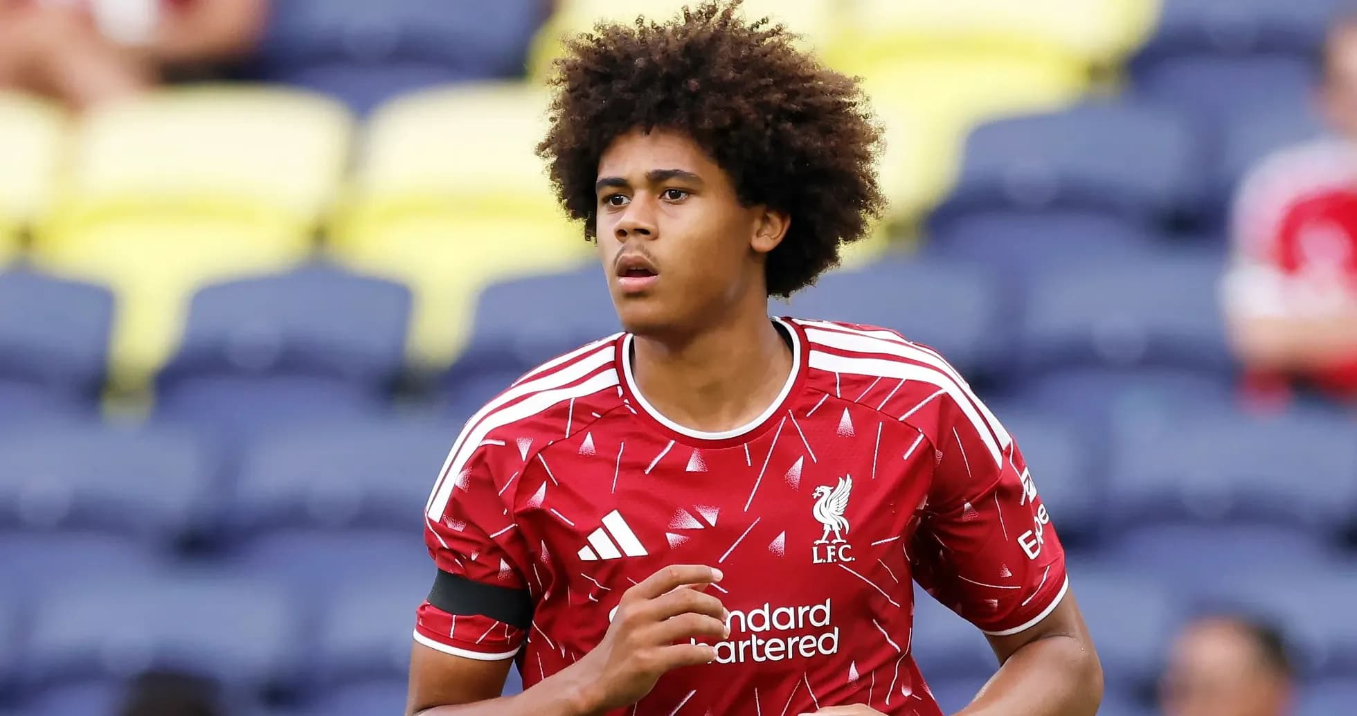 Joueur de Liverpool en train de s'échauffer