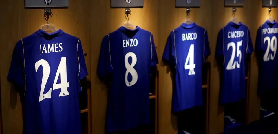 Maillots de Chelsea dans le vestiaire des joueurs