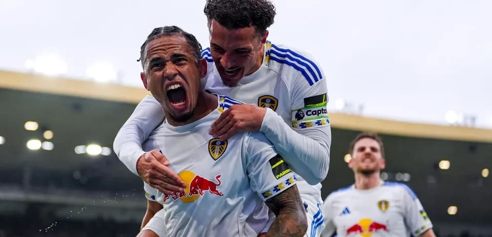 Joueurs de Leeds célébrant un but