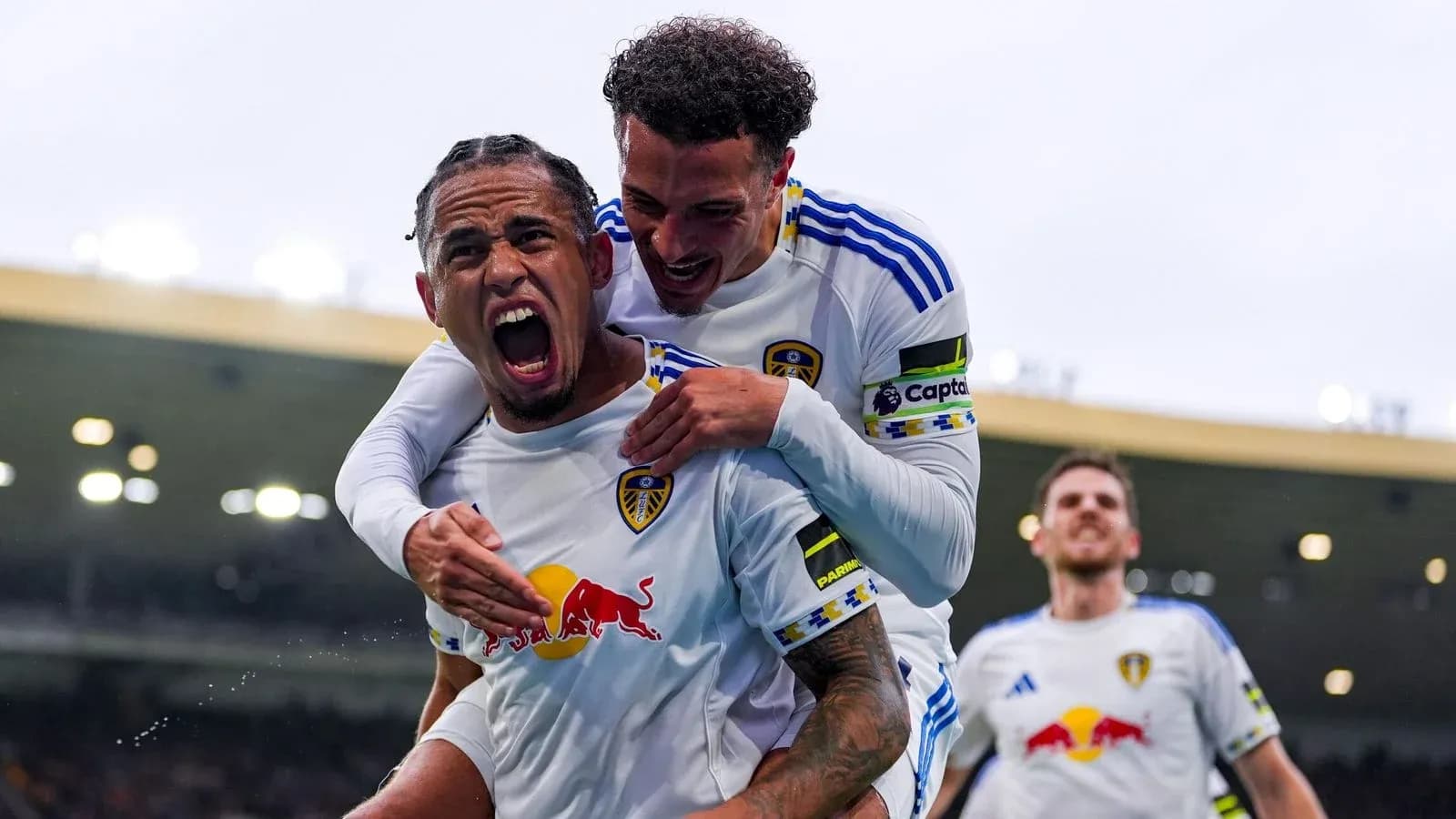 Joueurs de Leeds célébrant un but