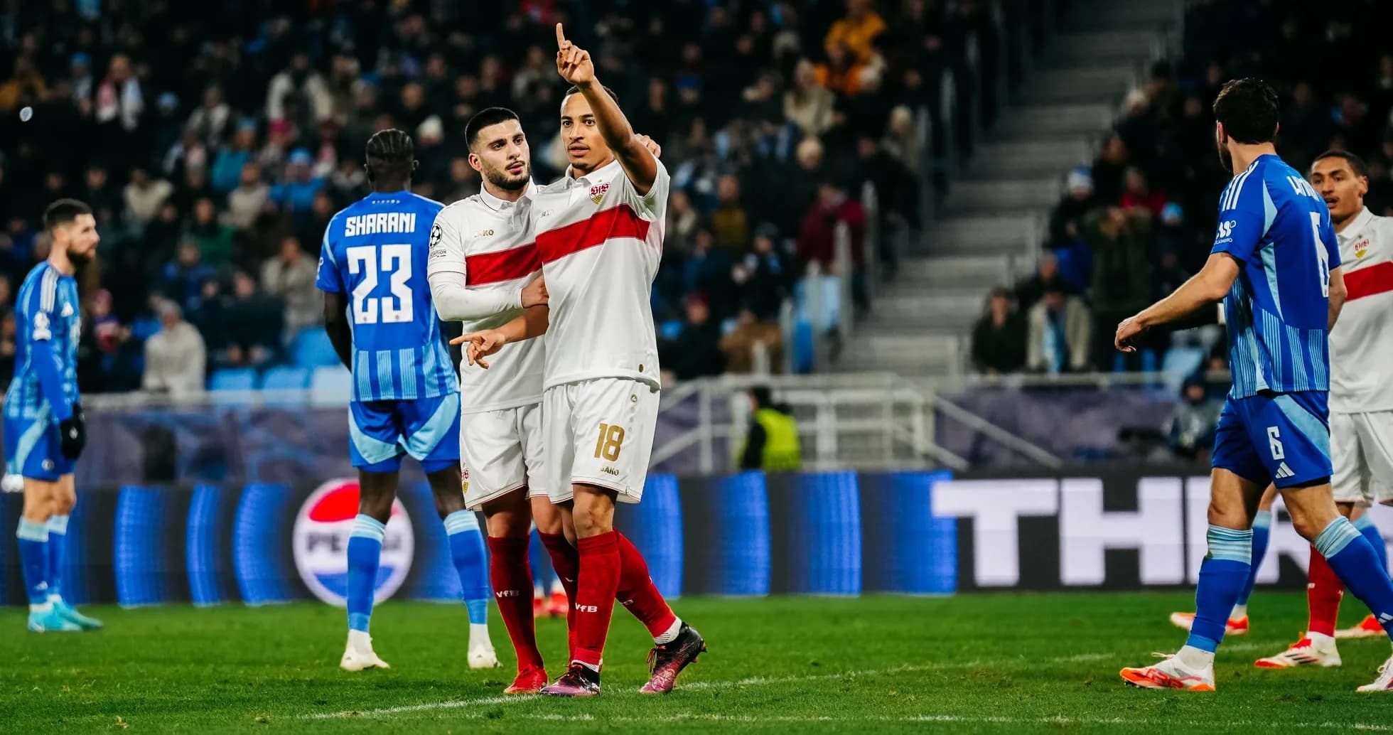 Joueurs de Stuttgart célébrant un but