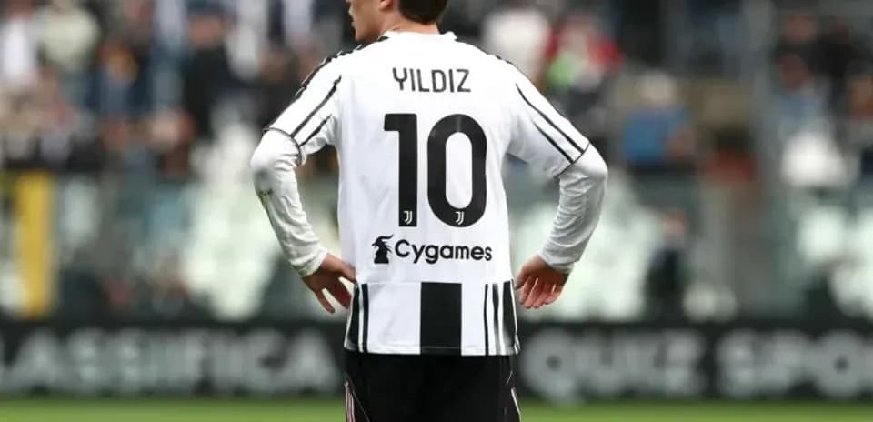 Joueur de la Juventus portant le maillot numéro 10