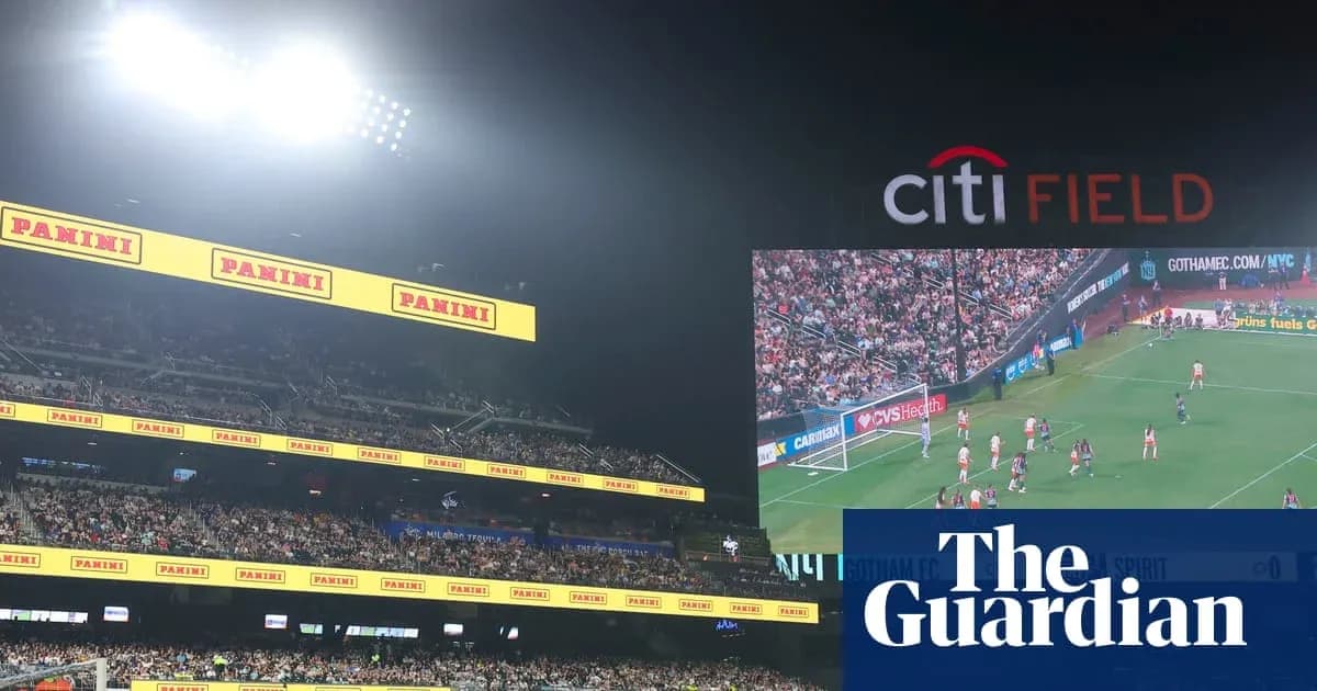 Match en cours à Citi Field avec un écran géant