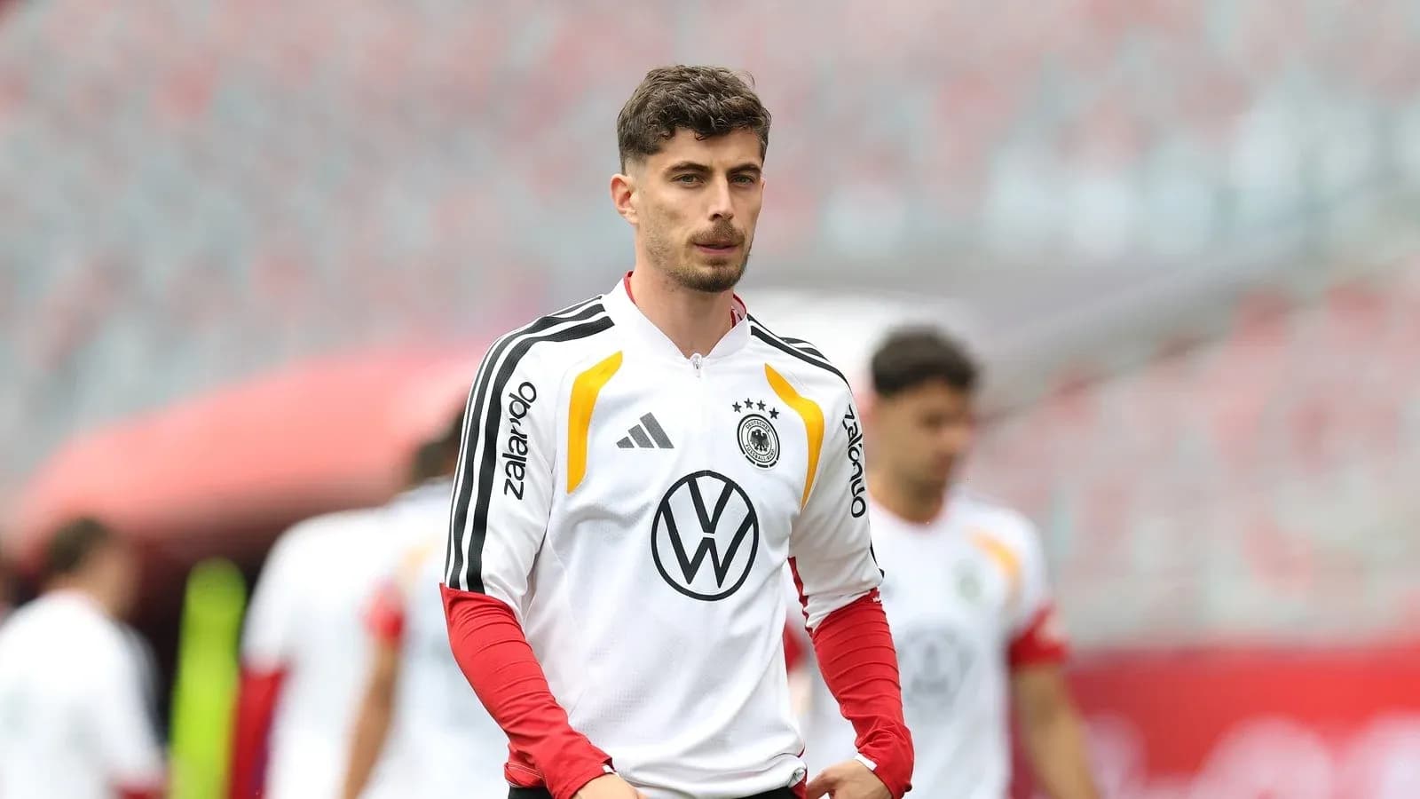 Joueur allemand s'échauffant avant un match
