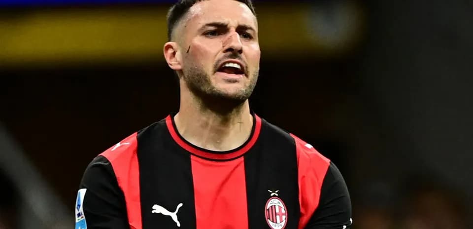 Joueur de l'AC Milan en action sur le terrain