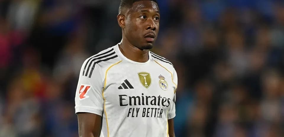 Joueur de Real Madrid en tenue sur le terrain