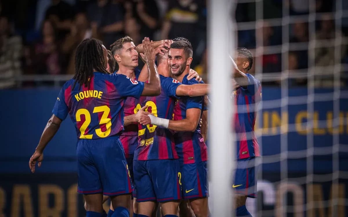 Joueurs du FC Barcelone célèbrent un but