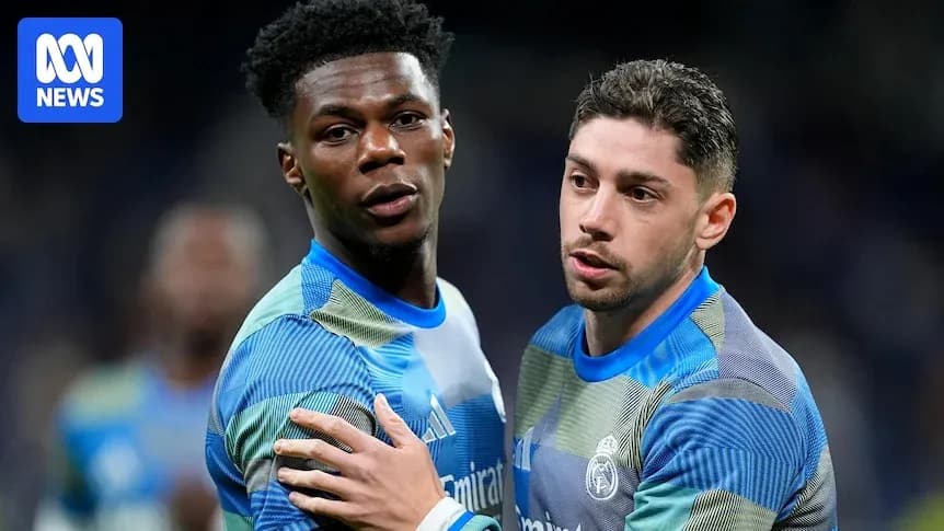 Joueurs du Real Madrid en discussion sur le terrain