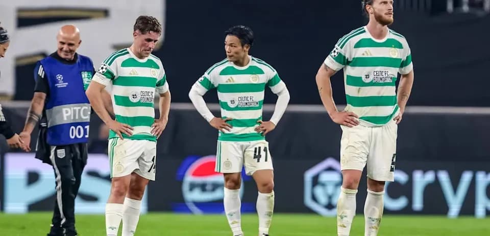 Joueurs de Celtic FC après un match décevant