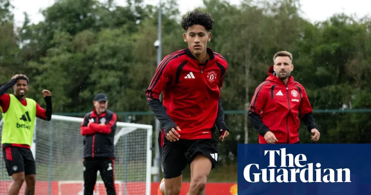 Joueur de Manchester United courant lors de l'entraînement
