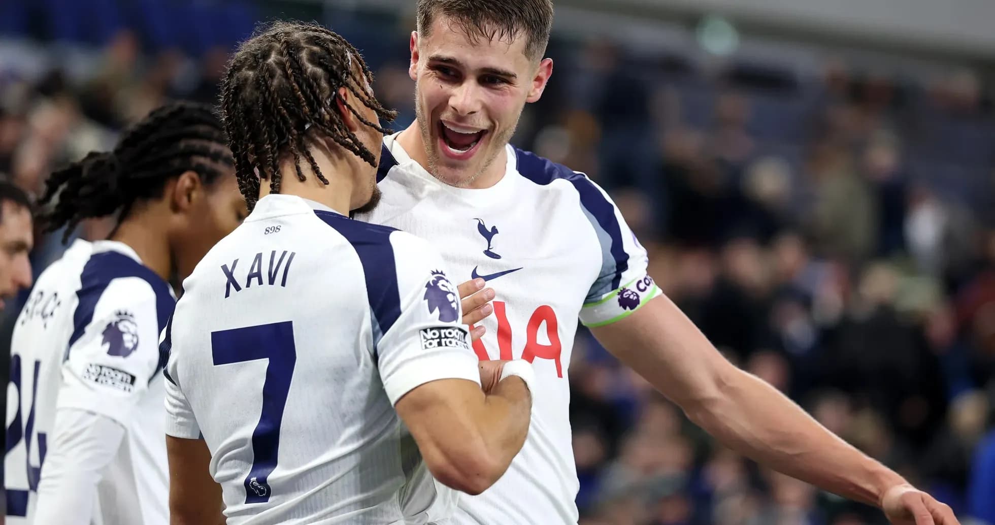 Joueurs de Tottenham célébrant un but