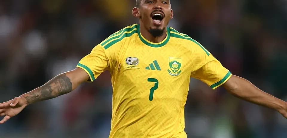 Joueur sud-africain célébrant un but sur le terrain