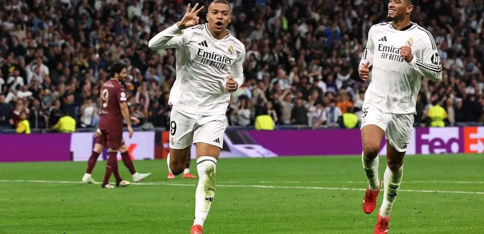 Kylian Mbappé célèbre un but au stade