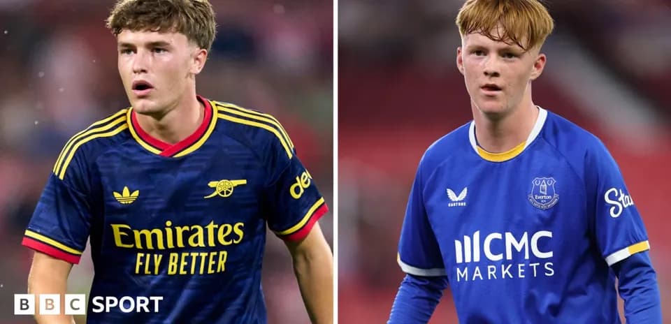 Joueurs d'Arsenal et Everton en tenue de match