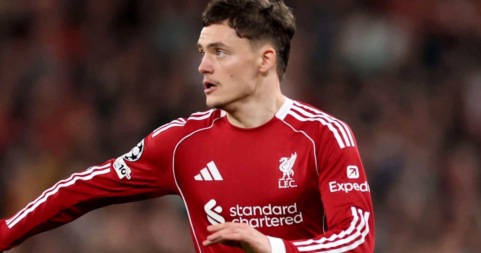 Joueur de Liverpool en action sur le terrain