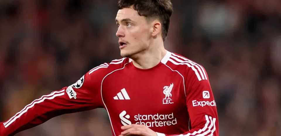 Joueur de Liverpool en action sur le terrain