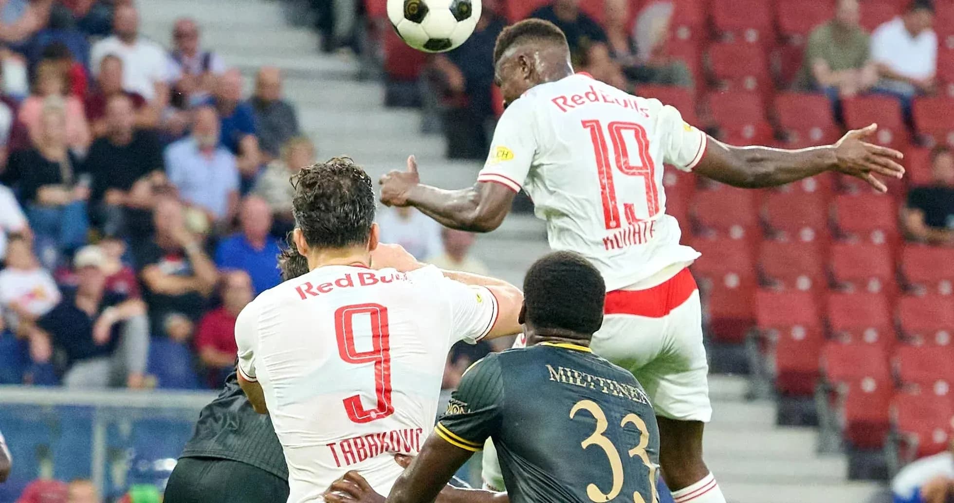 Joueurs de Red Bull Salzburg en action