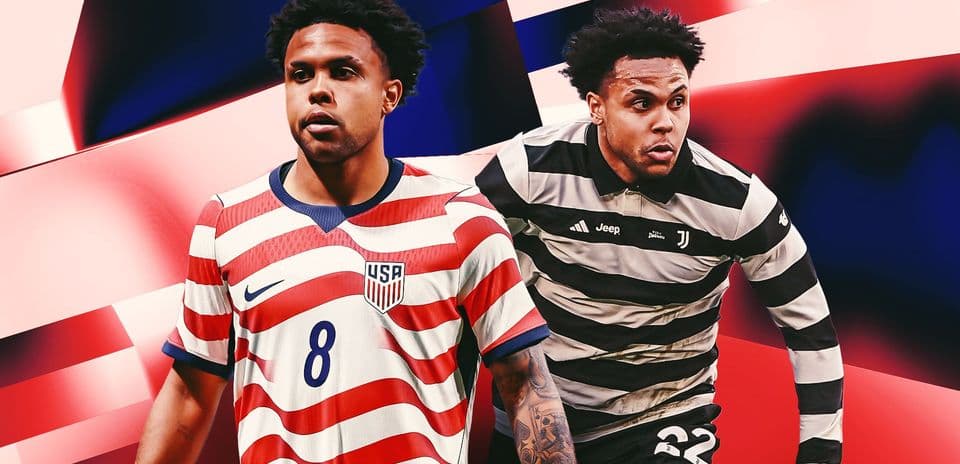 Joueur en maillot américain et maillot de la Juventus