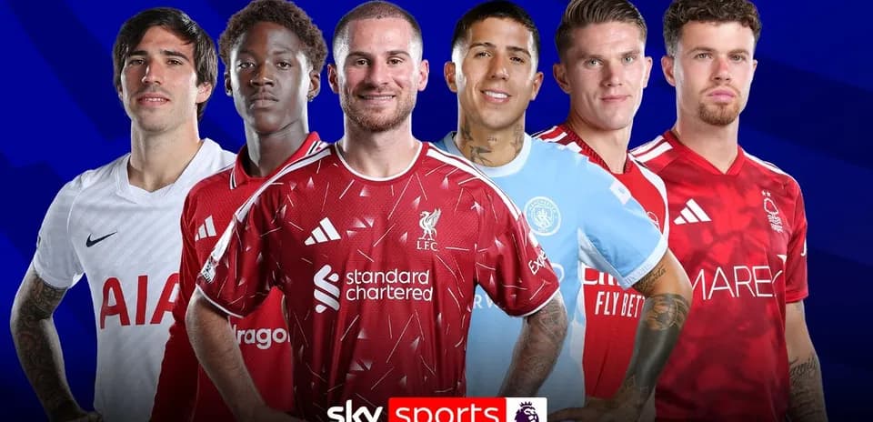 Joueurs de football en maillots d'équipes différentes