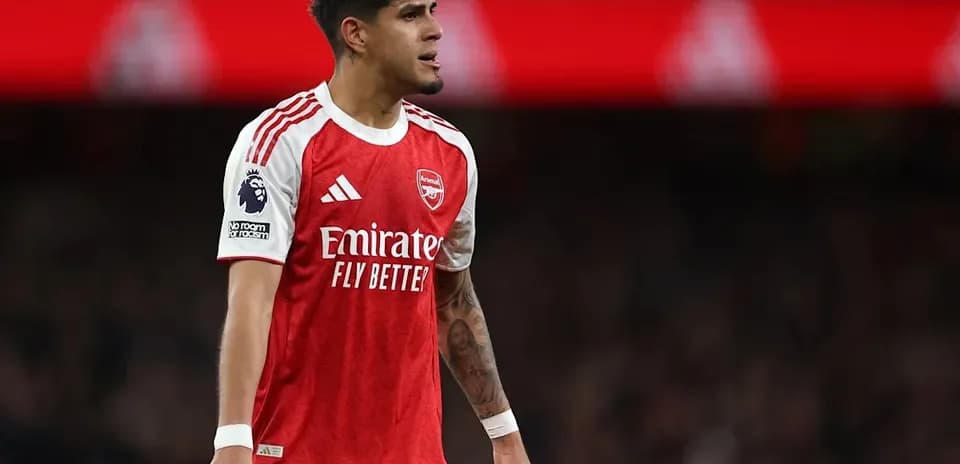 Joueur d'Arsenal en action sur le terrain