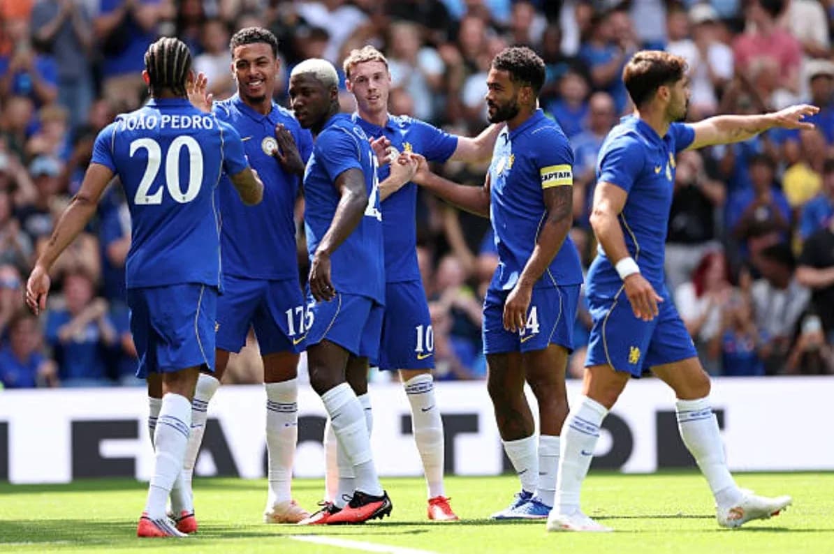 Joueurs de Chelsea célébrant un but