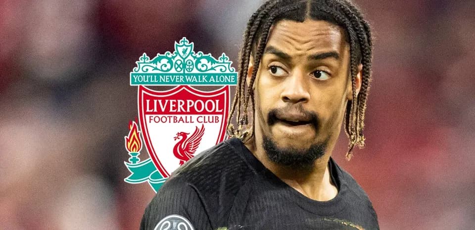 Joueur en maillot Liverpool sur le terrain