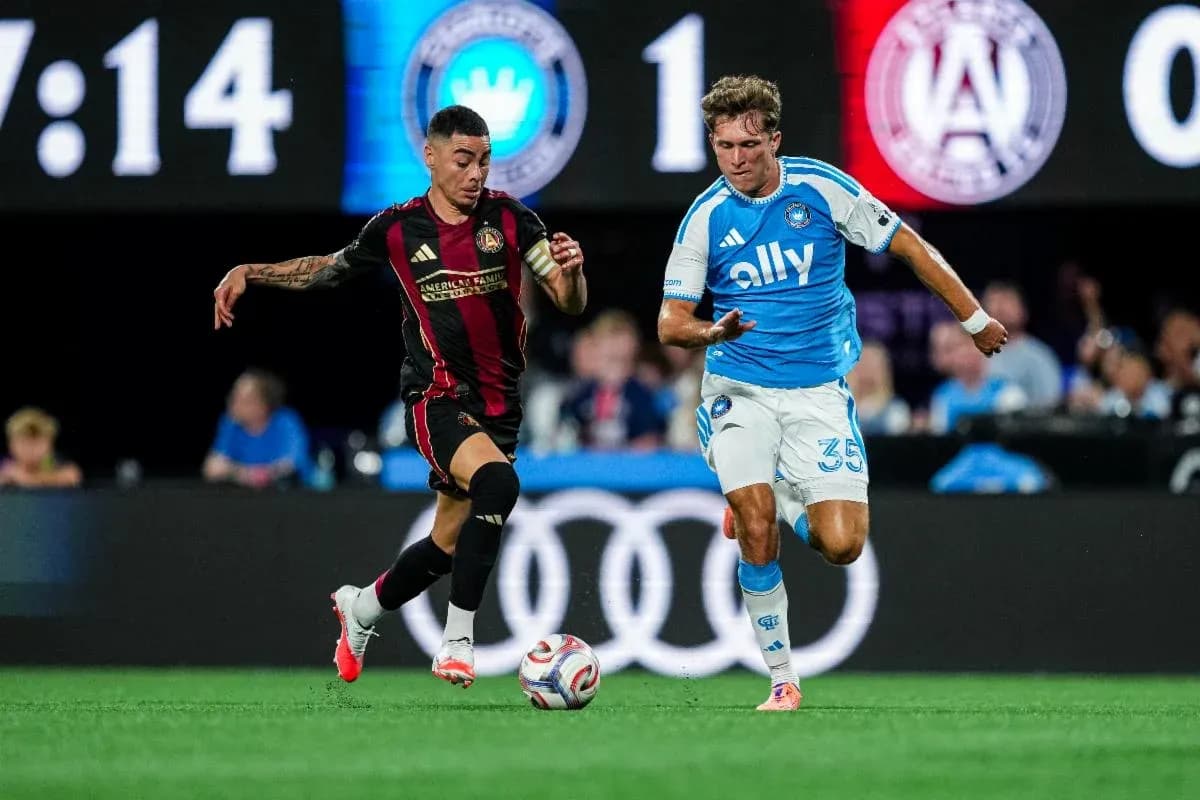 Deux joueurs en compétition pendant le match