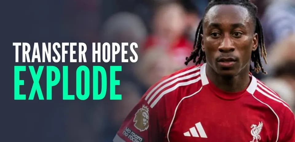 Joueur de Liverpool en maillot rouge sur le terrain