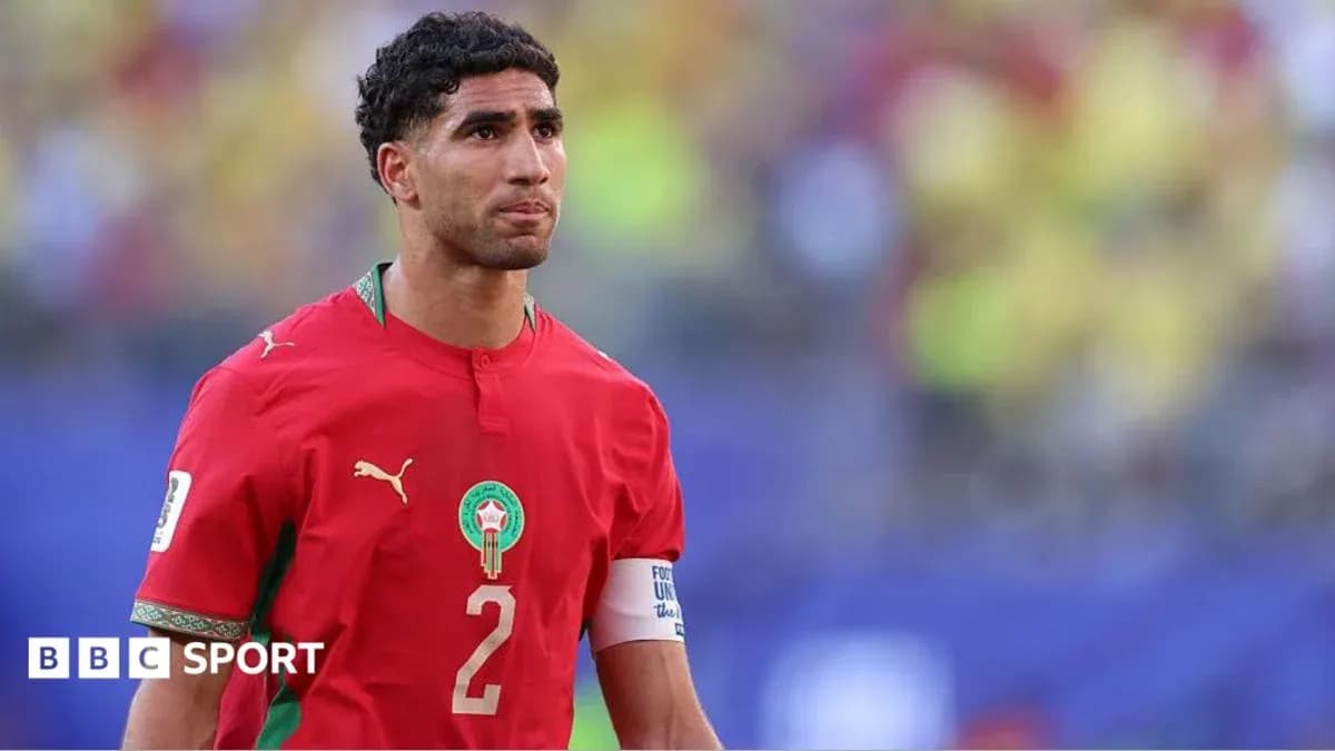 Joueur marocain portant le numéro 2 sur le terrain