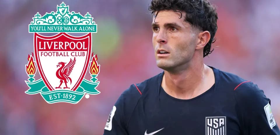 Joueur de l'équipe des États-Unis avec logo de Liverpool