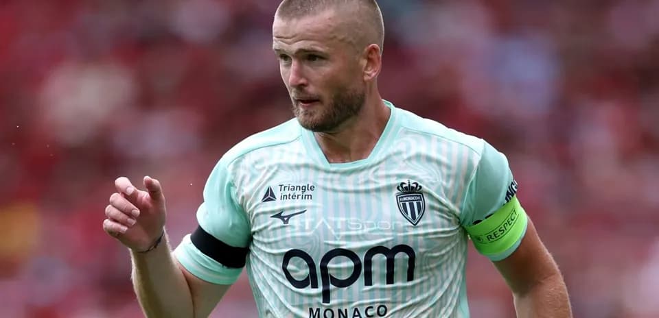 Joueur de l'AS Monaco en action sur le terrain