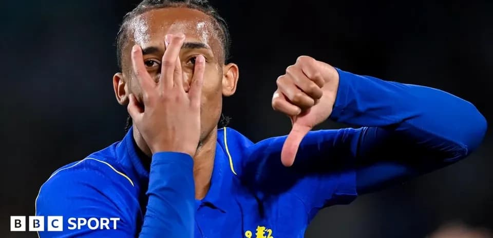 Joueur de Chelsea faisant un geste de célébration