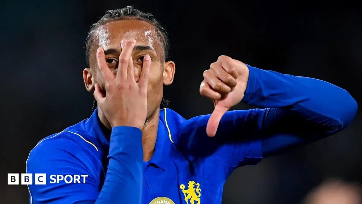 Joueur de Chelsea faisant un geste de célébration