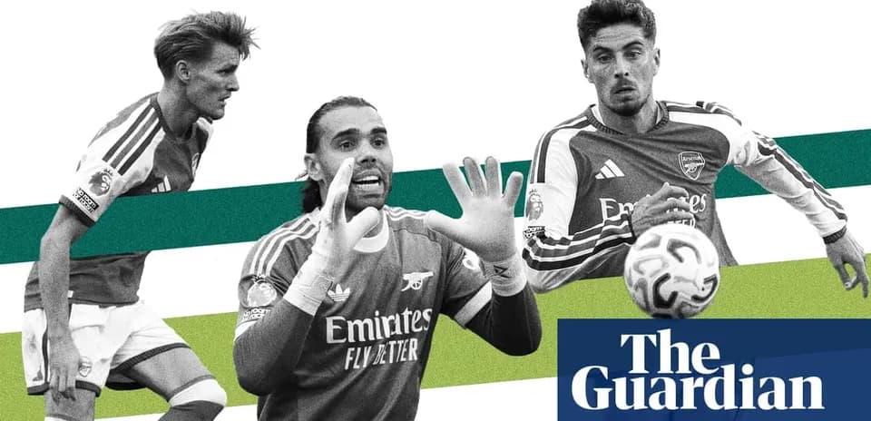 Trois joueurs d'Arsenal en action sur fond coloré