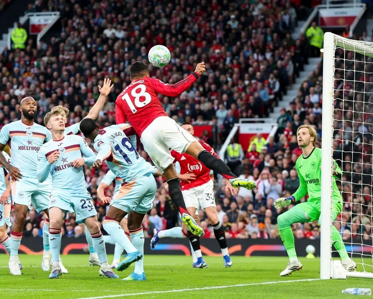 Un joueur de Manchester United marque un but