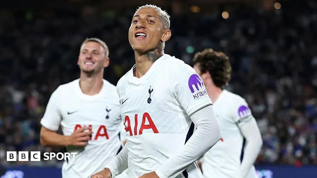 Joueurs de Tottenham célébrant un but en match