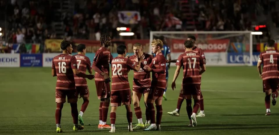 Joueurs de Sacramento Republic célébrant un but