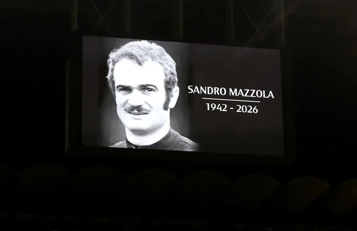 Écran hommage à Sandro Mazzola au stade