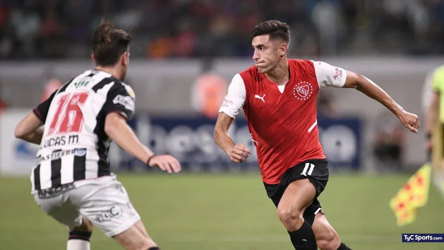 Joueur d'Independiente en action pendant le match