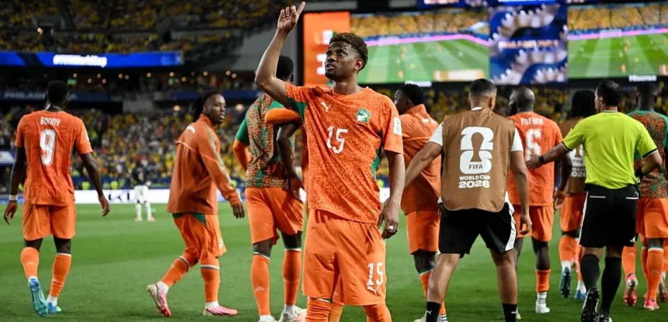Joueur de la Côte d'Ivoire célébrant un but