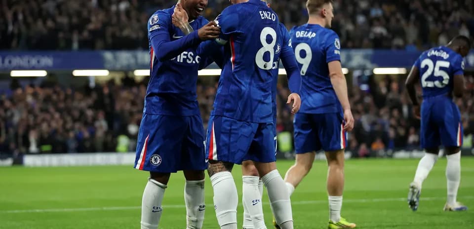 Joueurs de Chelsea célébrant un but