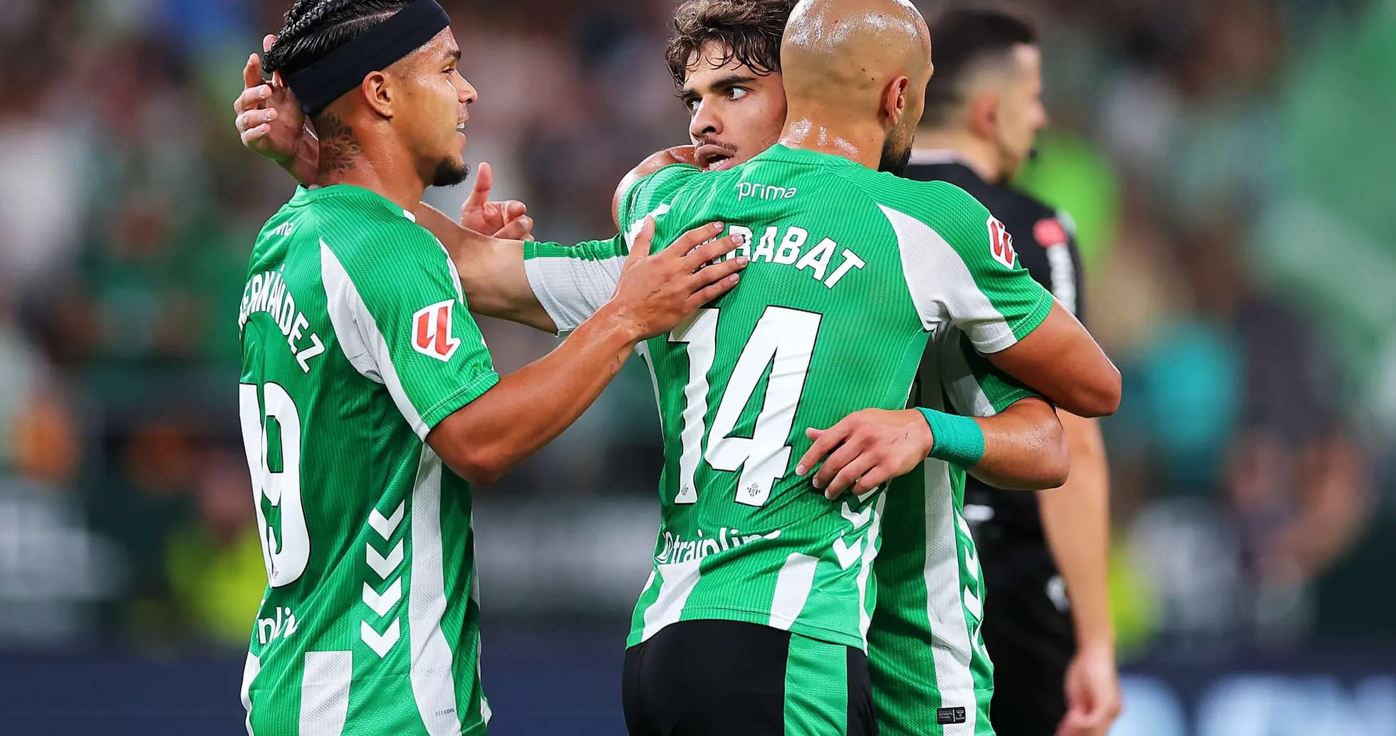 Joueurs de Real Betis célébrant un but