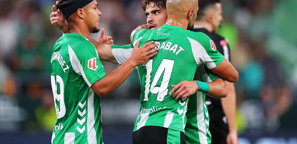 Joueurs de Real Betis célébrant un but