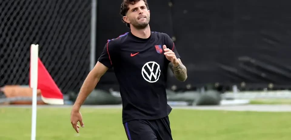 Joueur courant sur le terrain d'entraînement