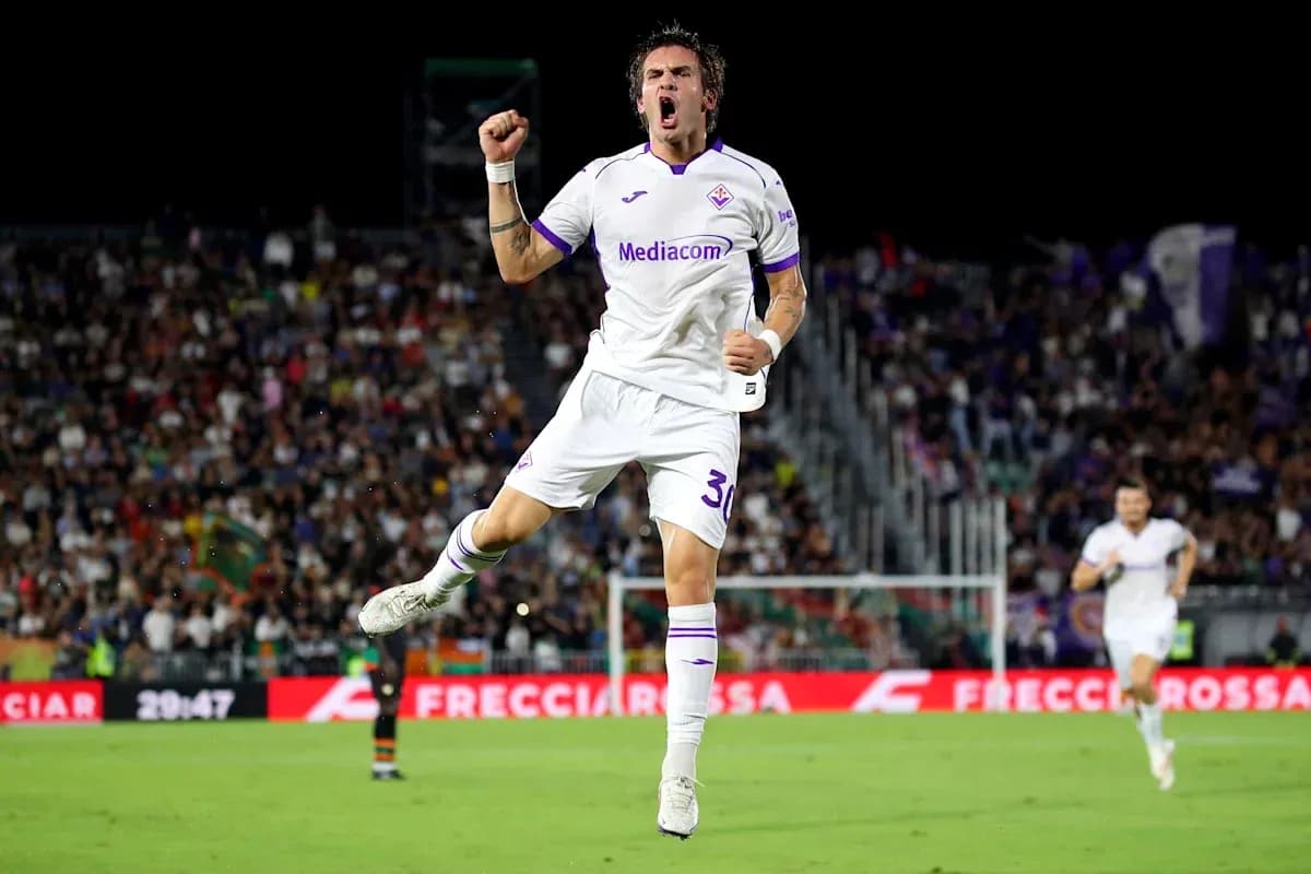 Joueur de la Fiorentina célébrant un but