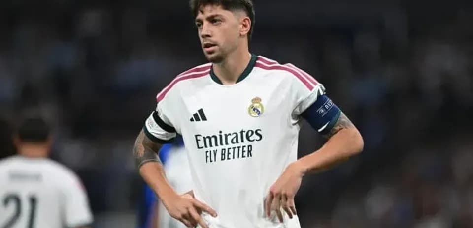 Joueur du Real Madrid en tenue sur le terrain
