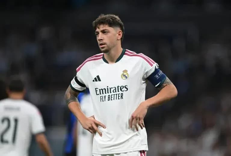 Joueur du Real Madrid en tenue sur le terrain