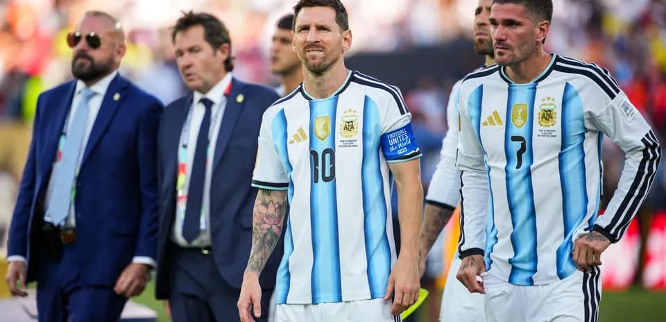 Joueurs argentins quittant le terrain après un match